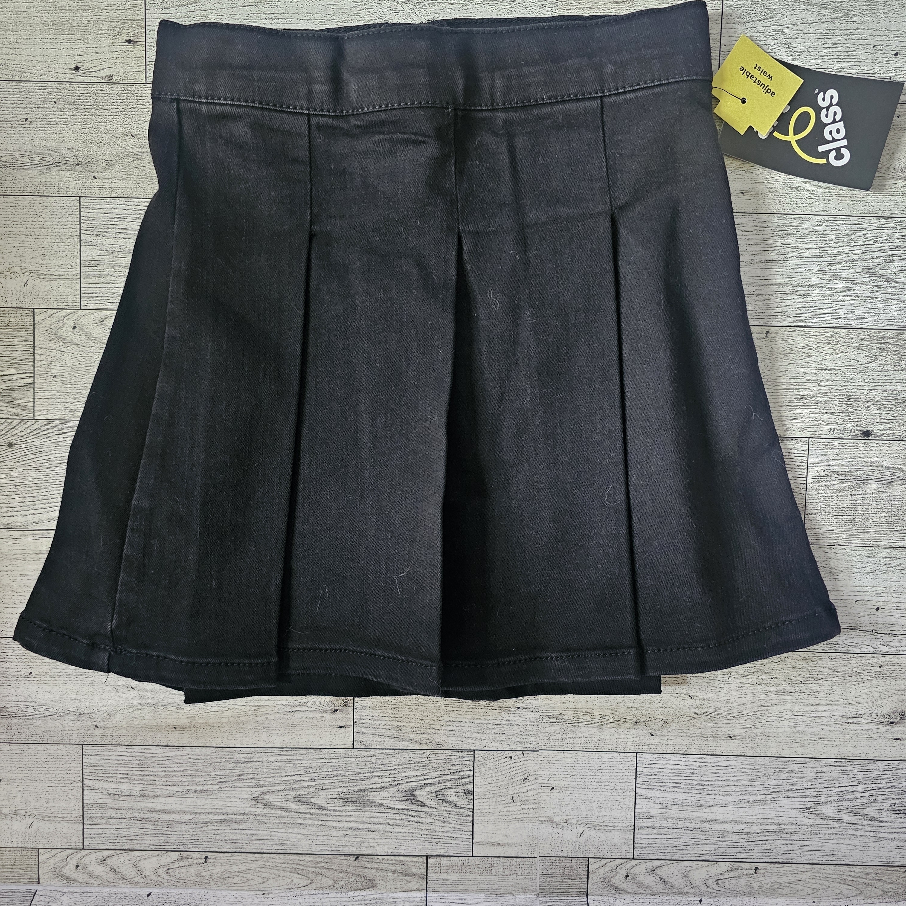 Art Class Black Pleated Girls Skirt, Size Large (10-12) With Adjustable Waist.